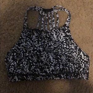 Lululemon high neck sports bra size 4